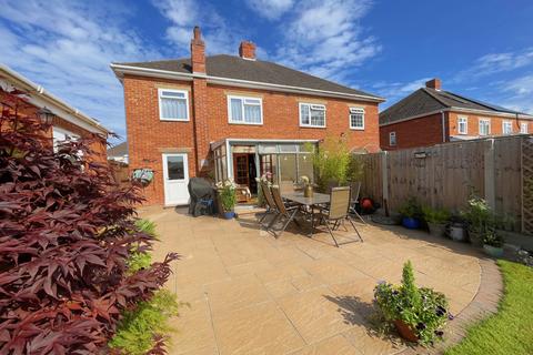 10 Castleton Avenue, Bournemouth, BH10 7HP