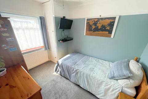 10 Castleton Avenue, Bournemouth, BH10 7HP