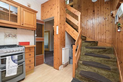4 Arnott Gardens, Edinburgh, EH14 2LB