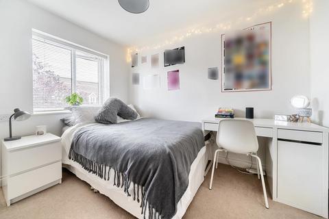 16 Bude Road, Swindon, SN2 2DB