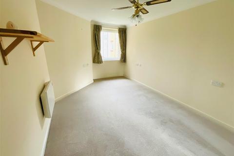 1 bedroom flat for sale, Millfield Court, Ifield, Crawley, West Sussex
