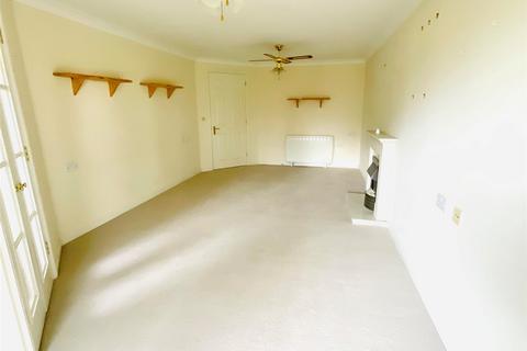 1 bedroom flat for sale, Millfield Court, Ifield, Crawley, West Sussex