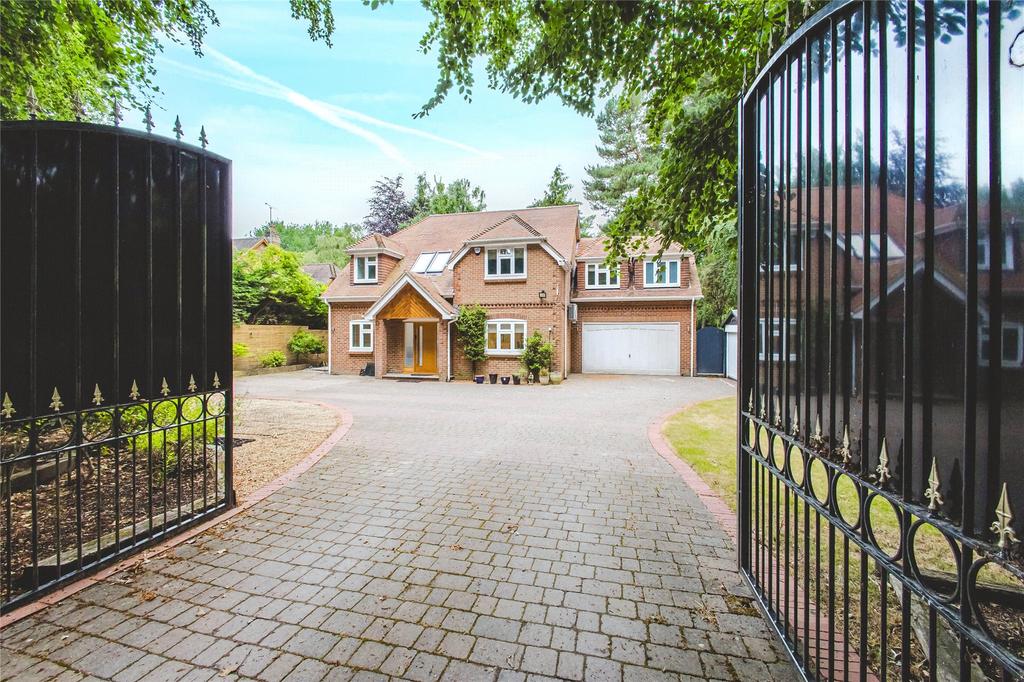 Warren Lane, Finchampstead, Wokingham, Berkshire, RG40 6 bed detached house to rent £7,000 pcm