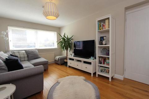 2 bedroom flat to rent, Clark Place, Trinity, Edinburgh, EH5