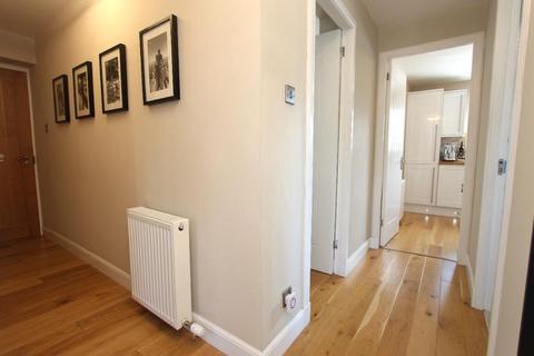 2 bedroom flat to rent, Clark Place, Trinity, Edinburgh, EH5