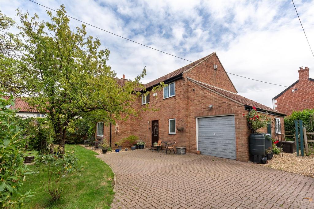 Hawkeridge, Westbury, BA13 4LA 4 bed detached house for sale £495,000