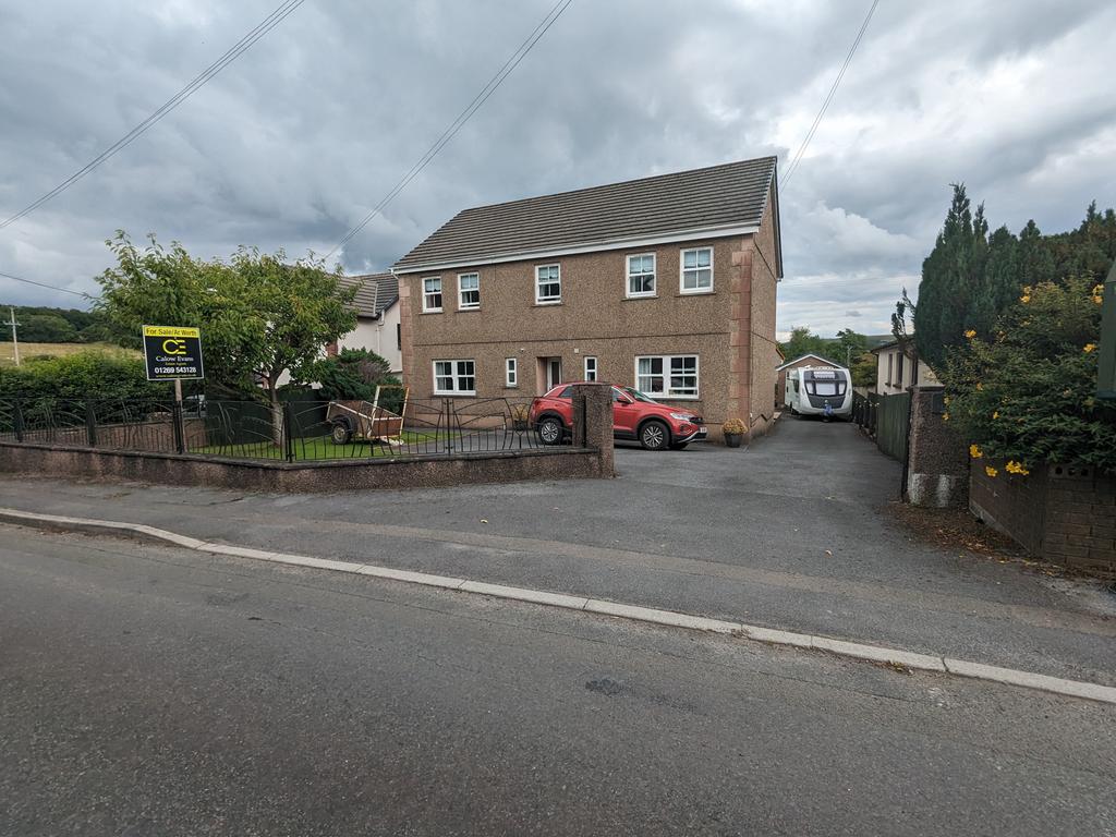 Heol Ddu, Ammanford, SA18 6 bed detached house for sale £419,950
