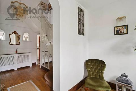 1 Rochester Gardens, Ilford, IG1 3LZ