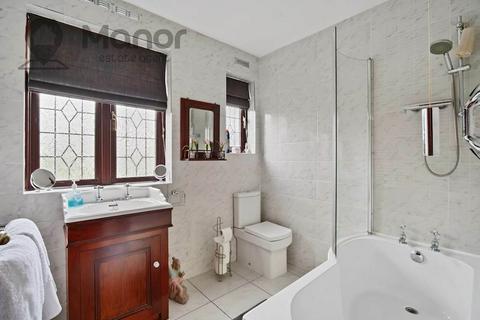 1 Rochester Gardens, Ilford, IG1 3LZ