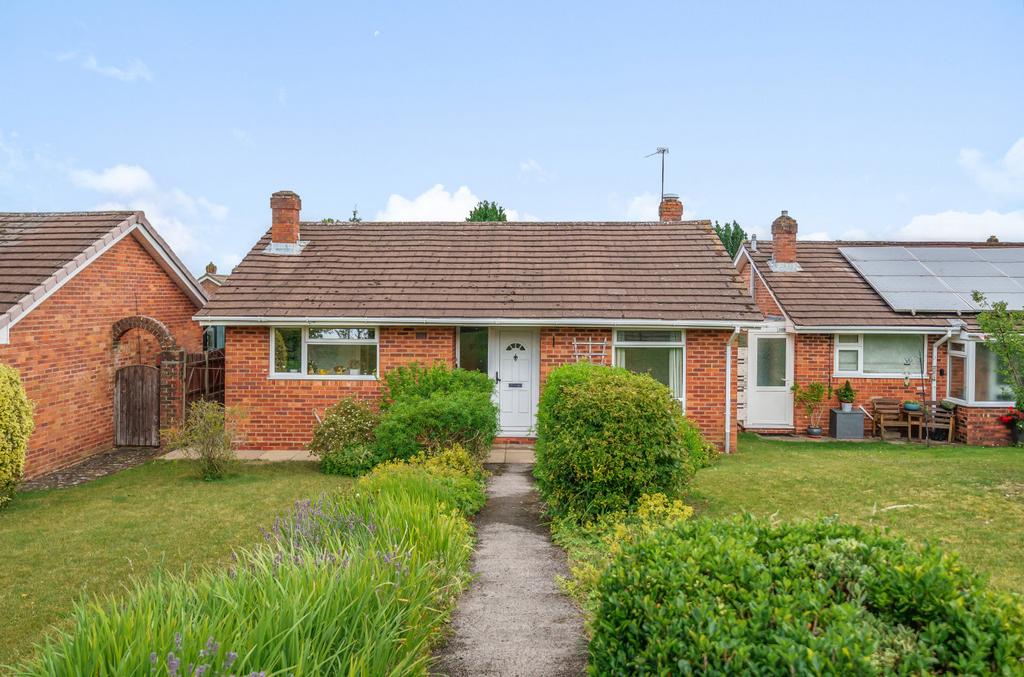 Swanmore Close, Winchester, Hampshire, SO22 2 bed bungalow for sale £