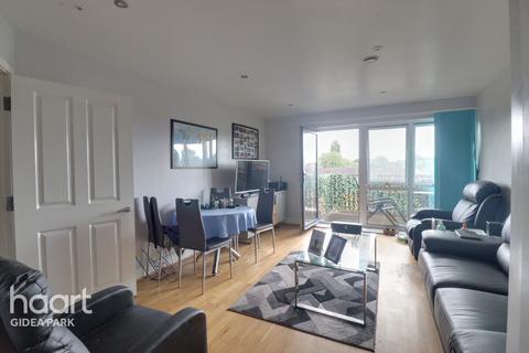 1 bedroom apartment for sale, Dreywood Court, Squirrels Heath Lane, Gidea Park, RM2