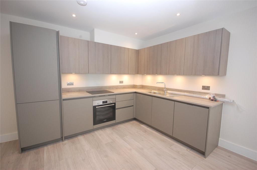 Woodside Park Road, Woodside Park, N12 2 bed apartment to rent £2,200 pcm (£508 pw)