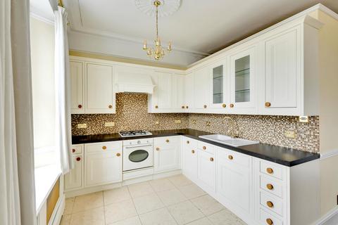 2 bedroom flat to rent, Pembroke Road, Clifton,