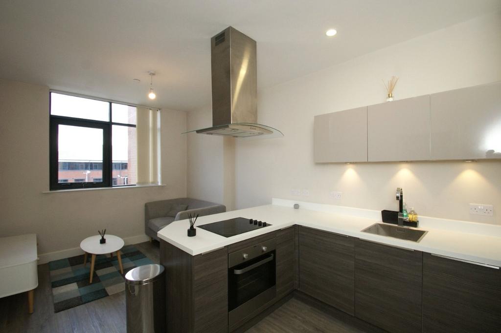 Apartment in Leeds, Greenflag, Woodhall Hills - View 3