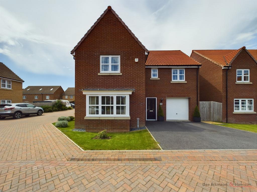 4 Bedroom Detached House - For Sale