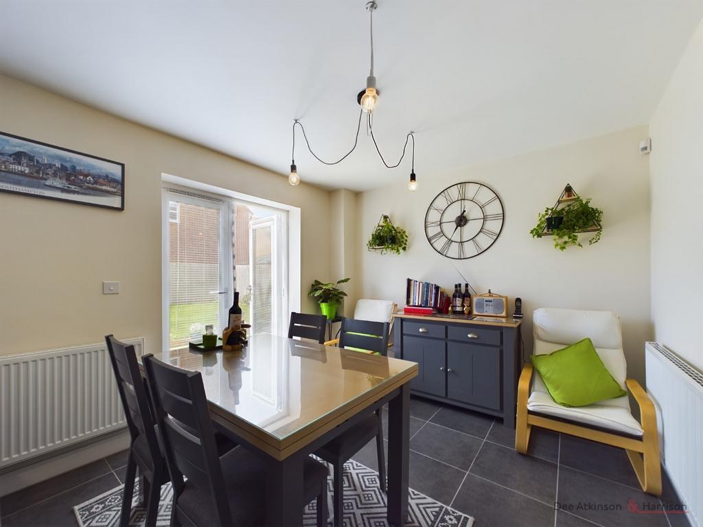 Kitchen/Dining Area
