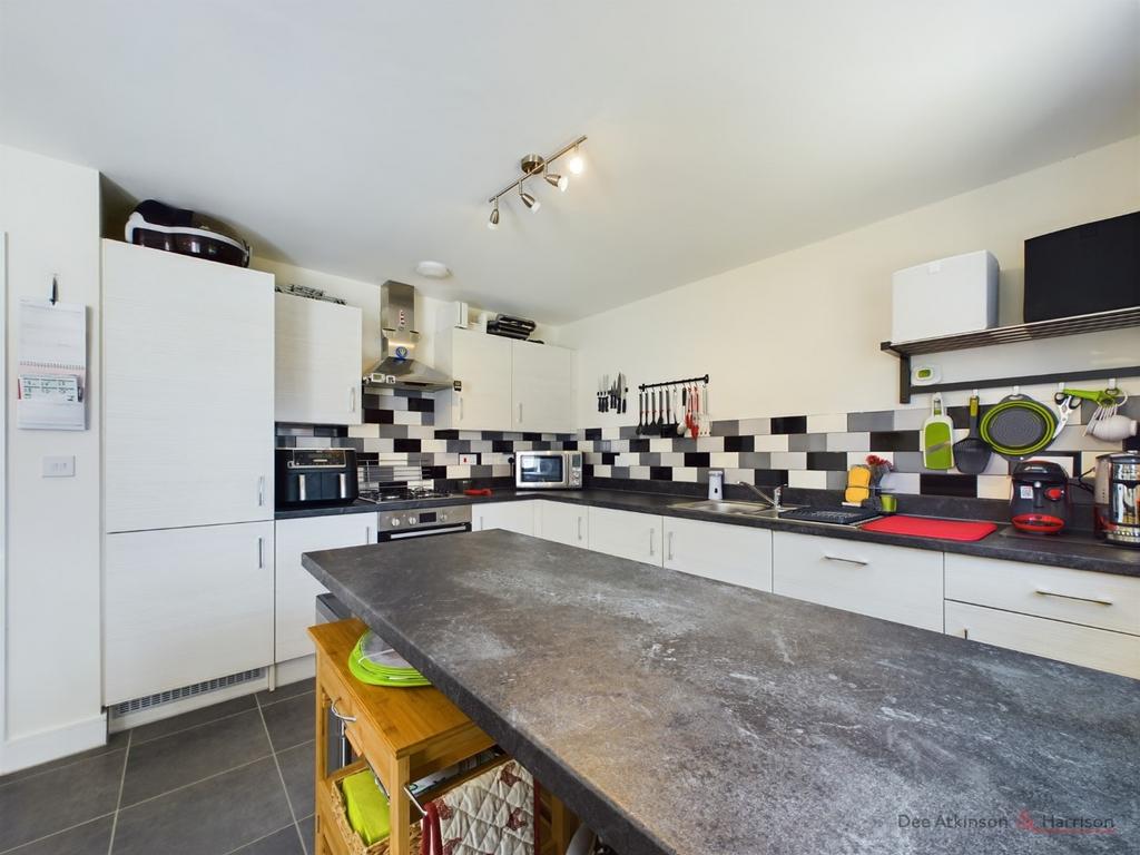 Kitchen/Dining Area