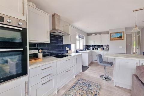 1 Spring Close, Bridport, DT6 3XL