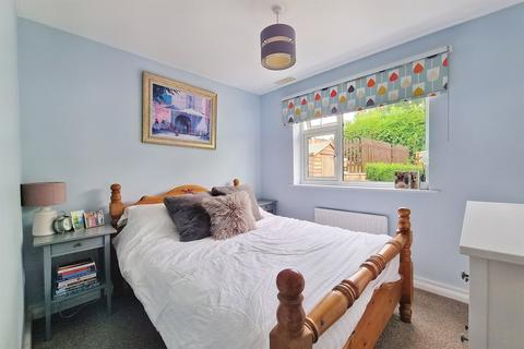 1 Spring Close, Bridport, DT6 3XL