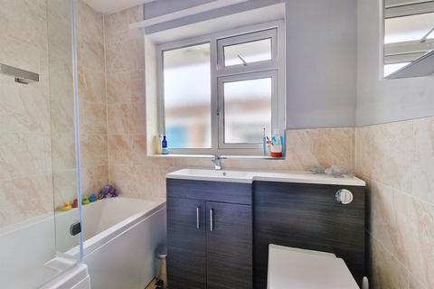 1 Spring Close, Bridport, DT6 3XL