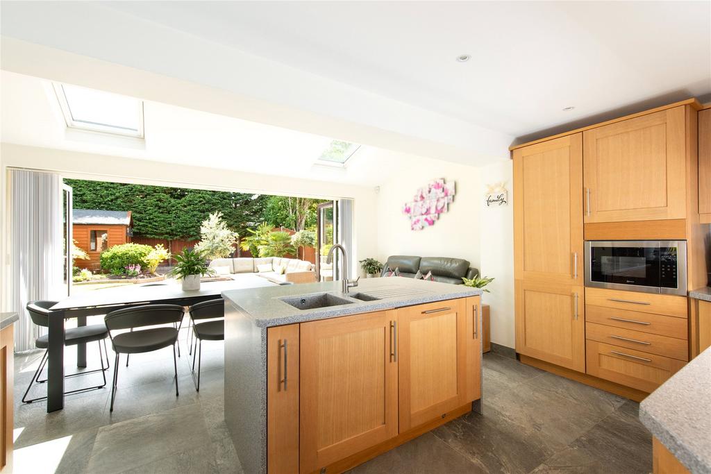 Kitchen/Breakfast Rm