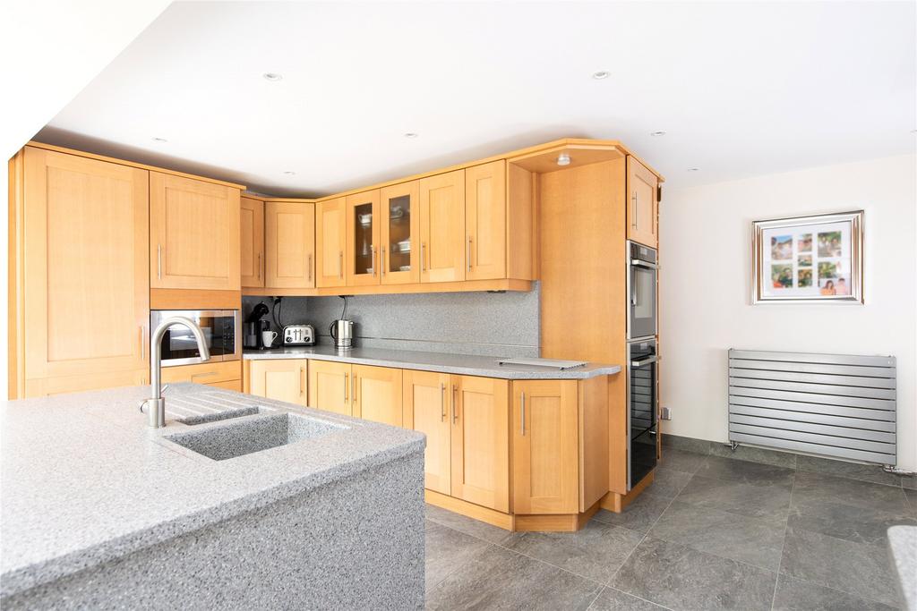 Kitchen/Breakfast Rm