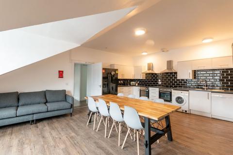 8 bedroom flat to rent, 0700L – Broughton Street, Edinburgh, EH1 3JU