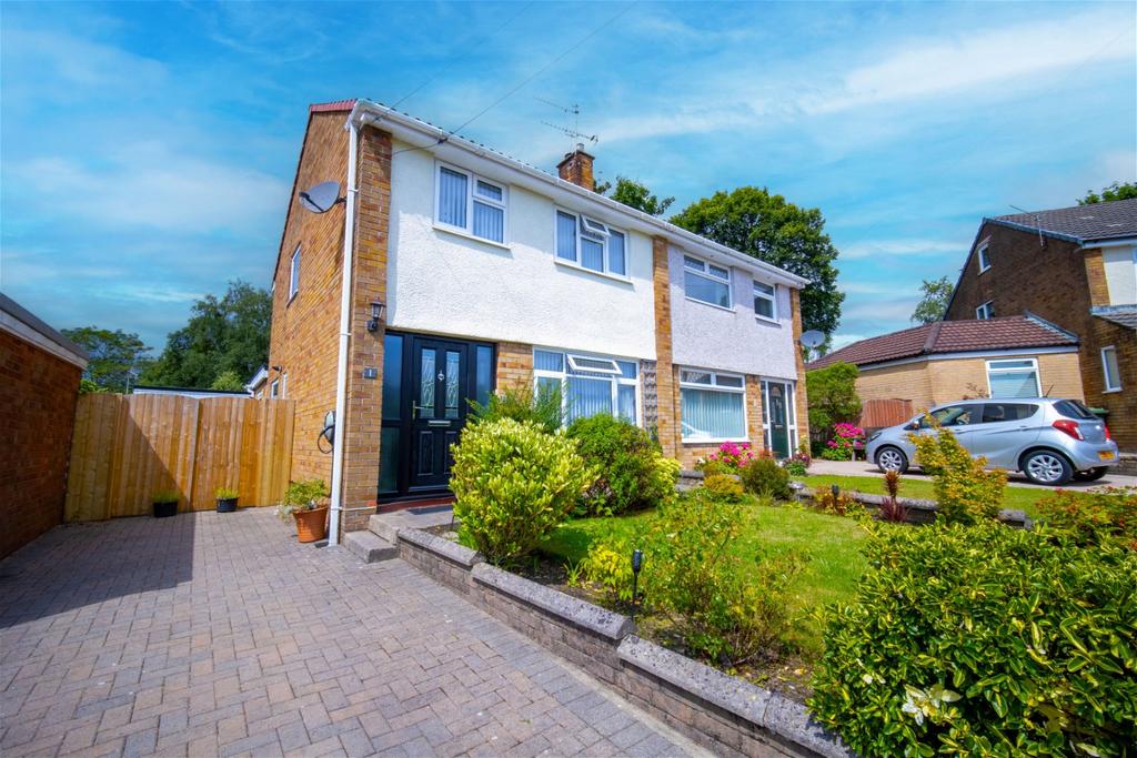 Lon Y Rhedyn, Caerphilly, CF83 1DR 3 bed semidetached house for sale