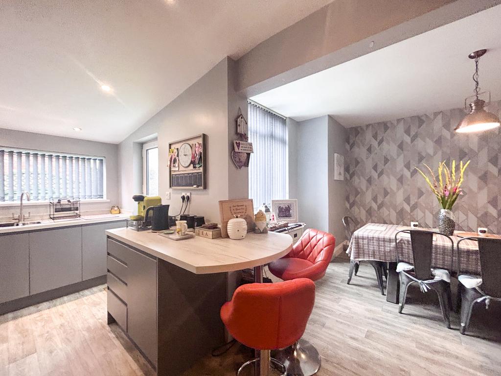 Rowland Road, DN16 4 bed semidetached house for sale £150,000