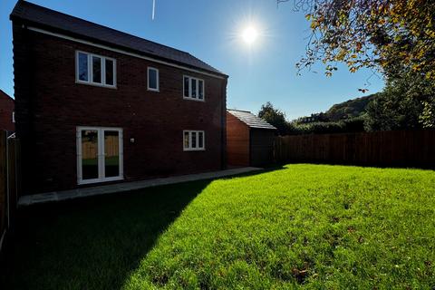 4 bedroom detached house for sale, Tilsdown Gardens, Dursley, GL11 5QH