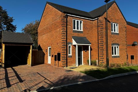 4 bedroom detached house for sale, Tilsdown Gardens, Dursley, GL11 5QH