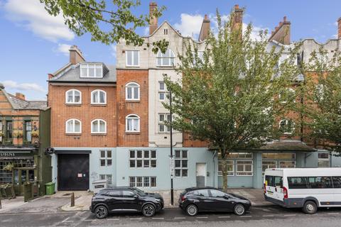 Flat H, 217 Blackstock Road, London, N5 2LL