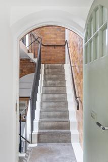 Flat H, 217 Blackstock Road, London, N5 2LL