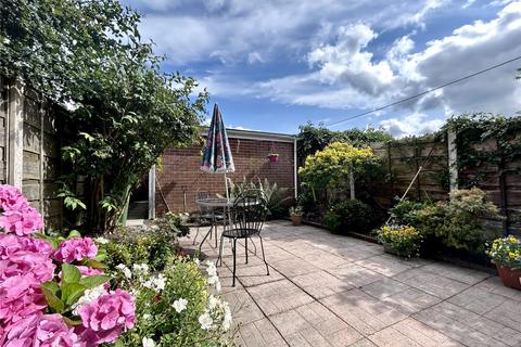 8 Castle Walk, Ashton-under-lyne, OL6 8XY