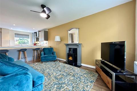 8 Castle Walk, Ashton-under-lyne, OL6 8XY