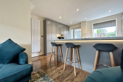 8 Castle Walk, Ashton-under-lyne, OL6 8XY