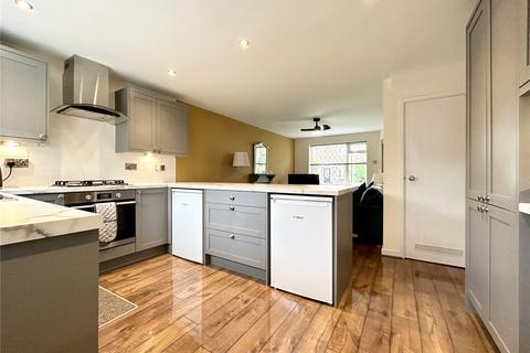 8 Castle Walk, Ashton-under-lyne, OL6 8XY