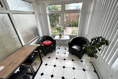 8 Castle Walk, Ashton-under-lyne, OL6 8XY