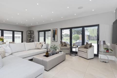 7 bedroom detached house to rent, Winkfield Lane, Winkfield, Windsor, SL4 4RU