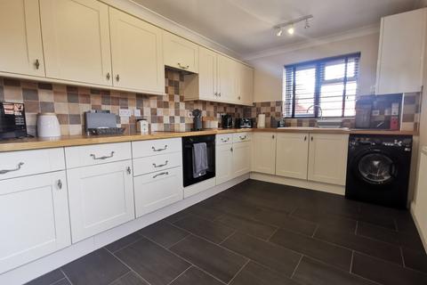 3 bedroom semi-detached house for sale, Church Road, Earsham