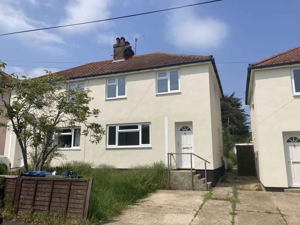 Park Avenue, Saxmundham 3 bed semidetached house £100,000