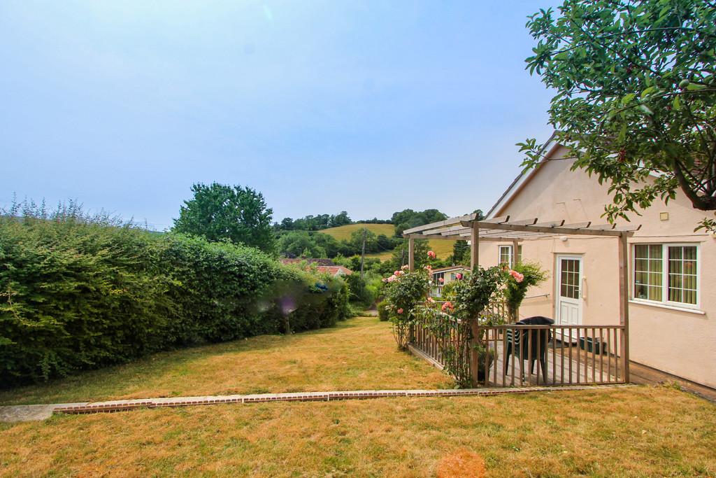 Upper Green Lane, 3 bed detached bungalow for sale £600,000