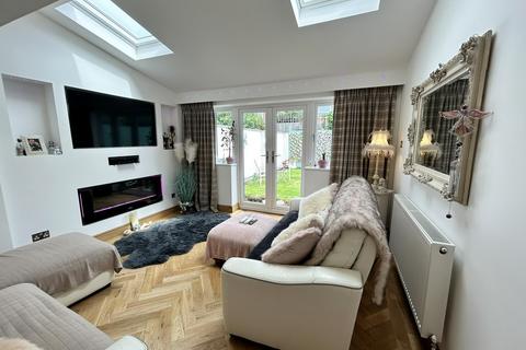 9 Bellamy Close, Shirley, Solihull, B90 3DJ