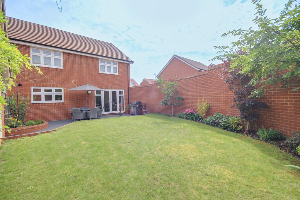 Eamer Crescent, Wokingham 4 bed detached house for sale £745,000