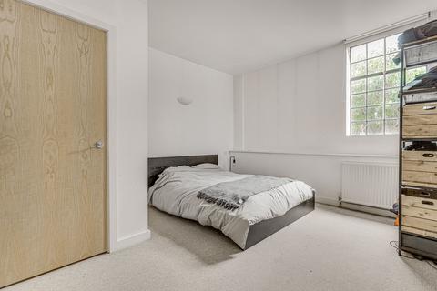 2 bedroom maisonette to rent, Waldeck Road, East Sheen, London