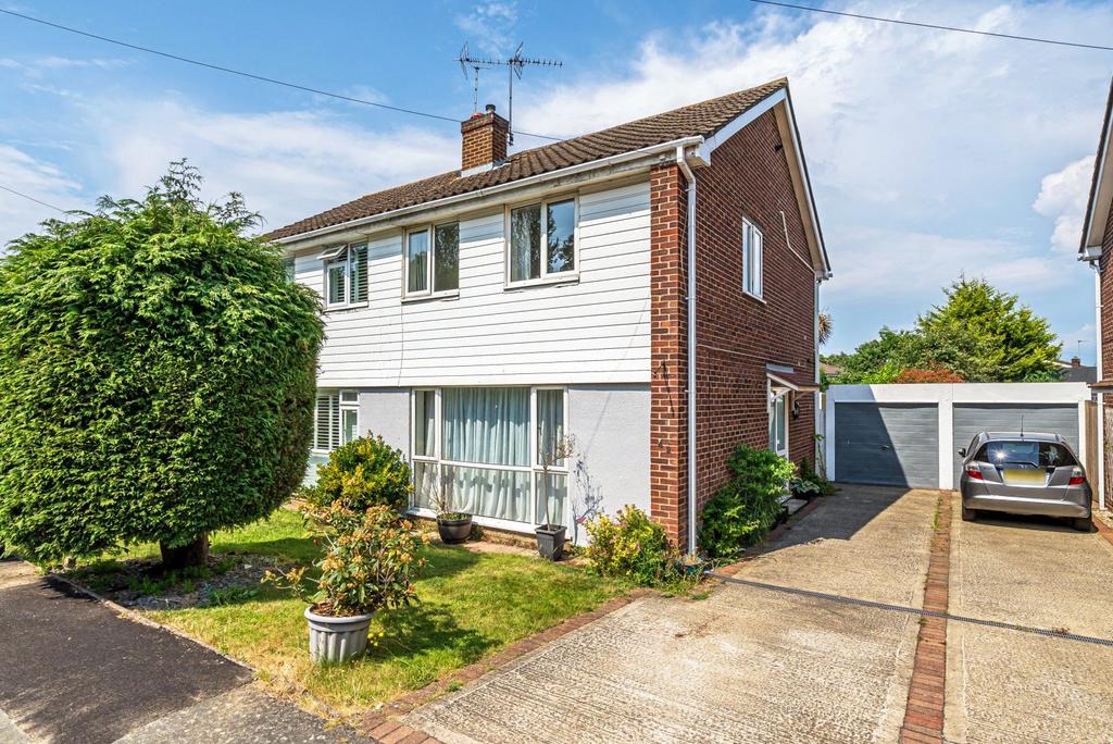 Houses For Sale Sandy Road Addlestone at Haywood blog