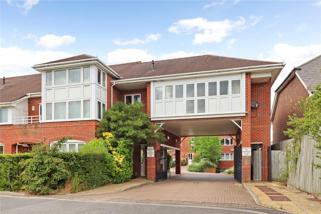 Kings Gate, Gordon Road, Haywards Heath, West Sussex, RH16 2 bed