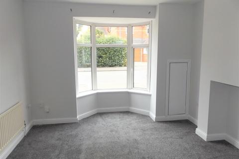 3 bedroom terraced house to rent, Cannock Road, Staffs WS11