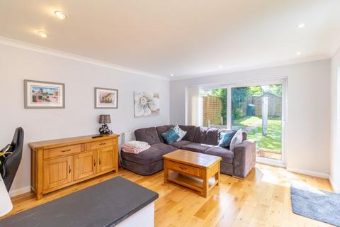 4 bedroom semi-detached house for sale, Ninehams Close, Caterham