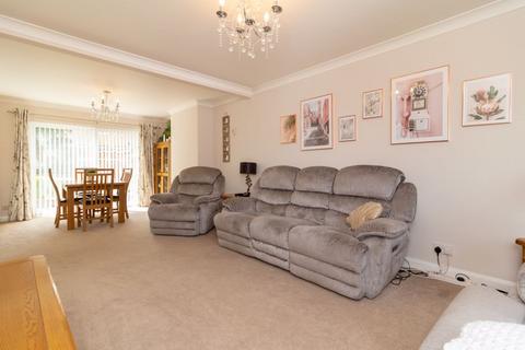 4 bedroom semi-detached house for sale, Ninehams Close, Caterham